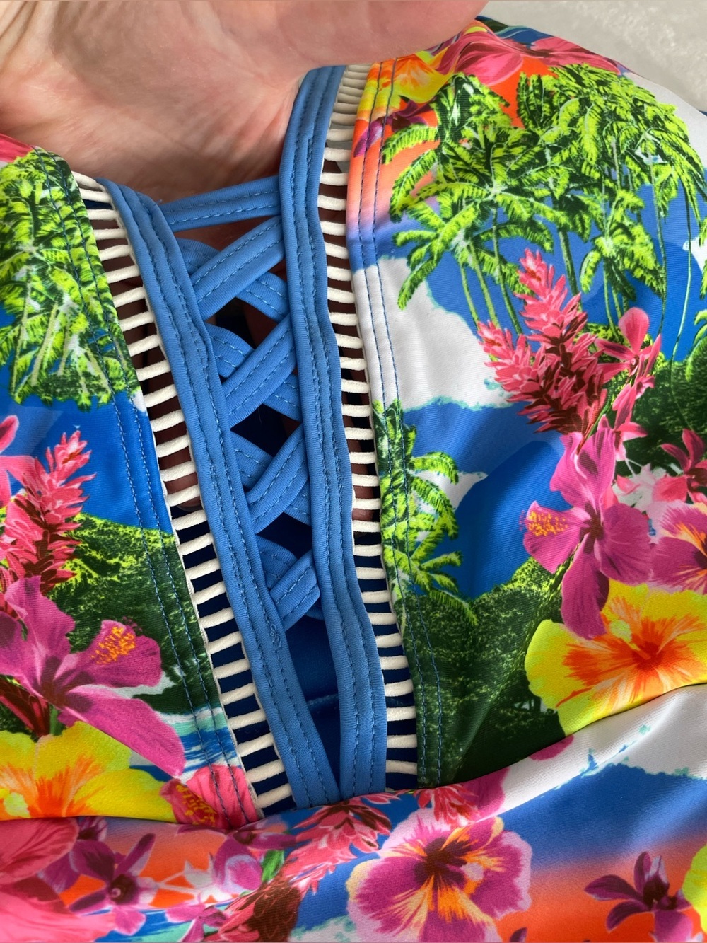Nicole Miller New York Sz 12 Plunging Neckline One-Piece Swimsuit Hawaiian NWT - Picture 6 of 17